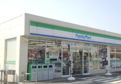 ファミリーマート 町田多摩境店の画像1