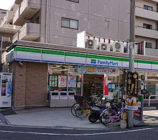 ファミリーマート 城東中央二丁目店の画像1