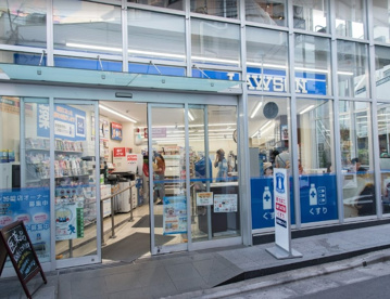 ローソン 神宮前六丁目店の画像1