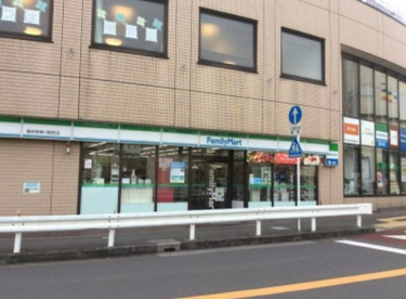 ファミリーマート 柳瀬川駅前店の画像1