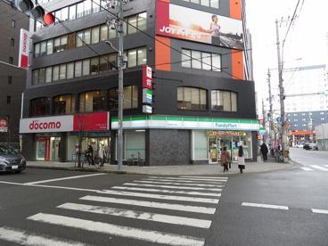 ファミリーマート 西中島四丁目店の画像1