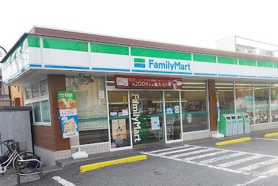 ファミリーマート 万代六丁目店の画像1