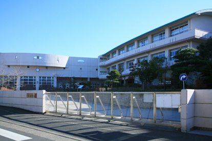 藤沢市立藤ヶ岡中学校の画像1