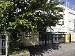 市川市立稲荷木小学校の画像1