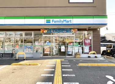 ファミリーマート【城陽駅南店】の画像1