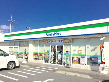 ファミリーマート 彦根川瀬馬場町店の画像1