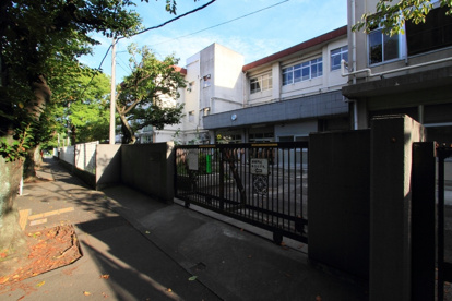 調布市立染地小学校の画像1