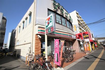 セブンイレブン 茨木東奈良３丁目店の画像1
