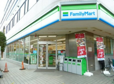 ファミリーマート 境南通り店の画像1