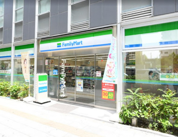 ファミリーマート 板橋本町駅北店の画像1