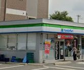 ファミリーマート 巽中四丁目店の画像1