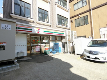 セブンイレブン 横浜仲町台店の画像1