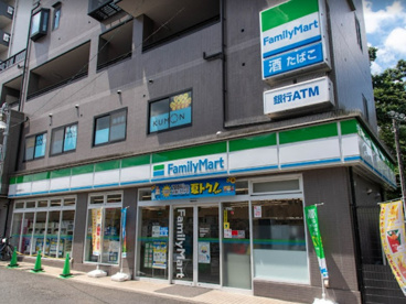 ファミリーマート 豊島園駅前店の画像1