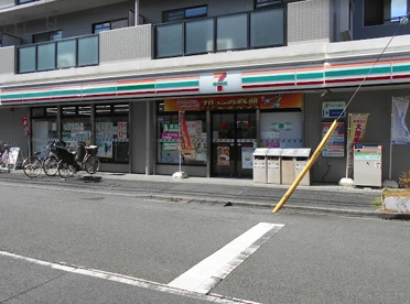 セブンイレブン 川崎下小田中東店の画像1