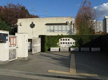 豊中市立第十四中学校の画像1
