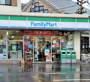 ファミリーマート 大磯店の画像1
