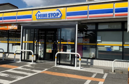 ミニストップ 二宮駅前店の画像1