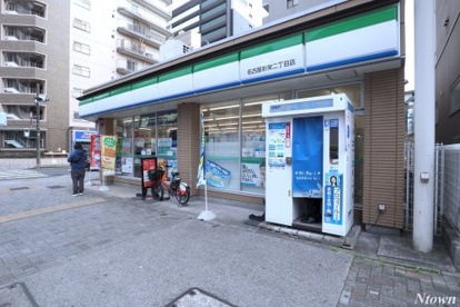 ファミリーマート 名古屋新栄二丁目店の画像1