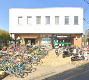 埼玉りそな銀行 七里支店の画像1