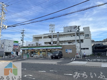 ファミリーマート 代官町東店の画像1