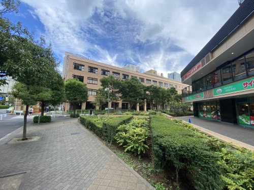 港区立港南中学校