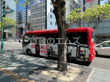 ラウンドワン　バス停の画像2