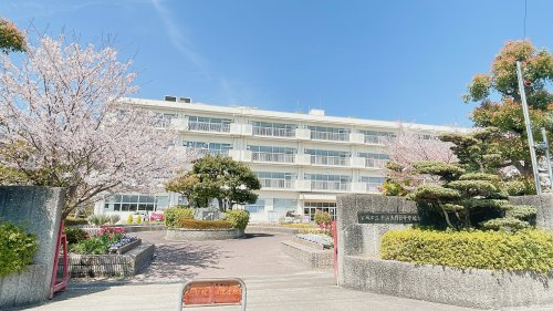 宝塚市立中山五月台中学校の画像