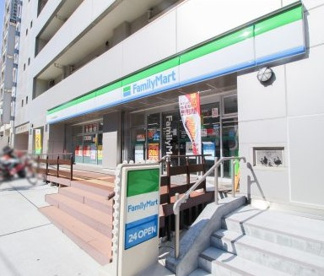 ファミリーマート 新宿戸塚警察署前店の画像1