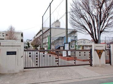 横浜市立市場小学校の画像1