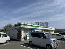 ファミリーマート 梅北店