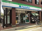 コンビニエンスストア ファミリーマート 松陰神社駅前店