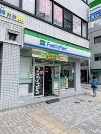 ファミリーマート 東山公園駅前店の画像1