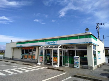 ファミリーマート 彦根金田町店の画像1