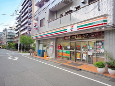 セブンイレブン新宿東五軒町店の画像1