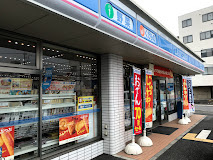 ローソン 越谷千間台西店の画像1