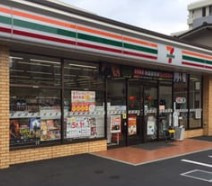 セブンイレブン 東京医科大前店の画像1