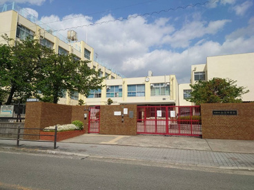 新巽中学校の画像1