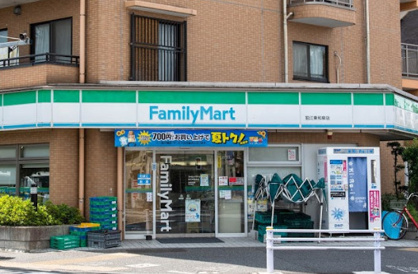 ファミリーマート　狛江東和泉店の画像1