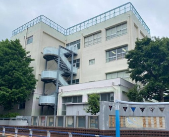 世田谷区立梅丘中学校の画像1