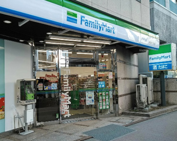 ファミリーマート 新宿十二社店の画像1