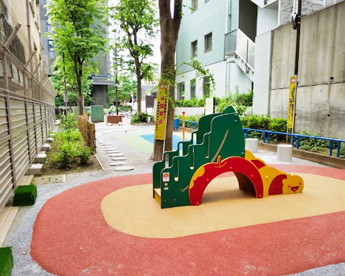 新宿区立なるこ児童遊園の画像1