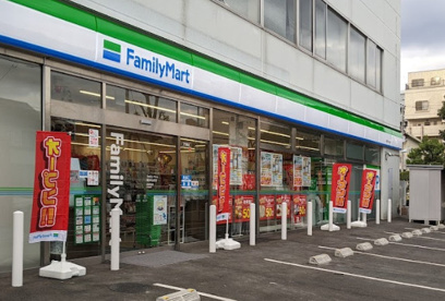 ファミリーマート　横浜中山町店の画像1