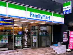 ファミリーマート 新宿新小川町店の画像1