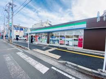 ファミリーマート六会日大駅前店