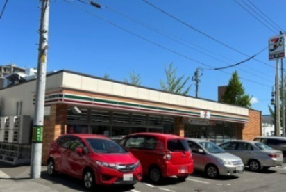 セブンイレブン 札幌自衛隊駅前店の画像1