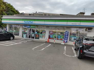 ファミリーマート 札幌大谷地西1丁目店の画像1