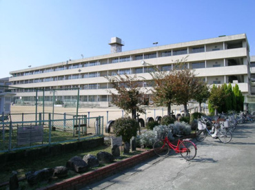 吹田市立 岸部第二小学校の画像1