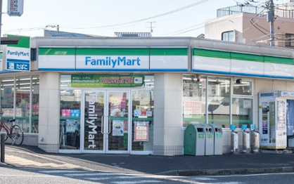 ファミリーマート　鶴ヶ峰店の画像1