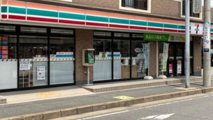セブンイレブン 船橋塚田駅前店の画像1