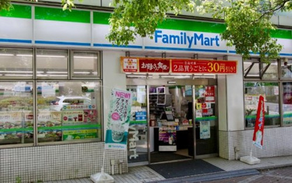 ファミリーマート 緑園都市駅西口店の画像1